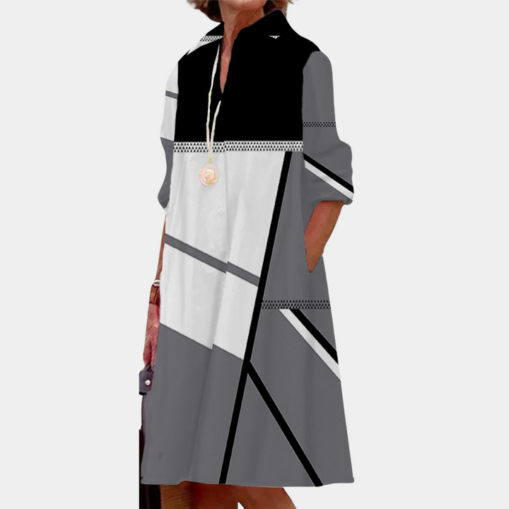 Stylisches lässiges Damenkleid mit trendigem Druck