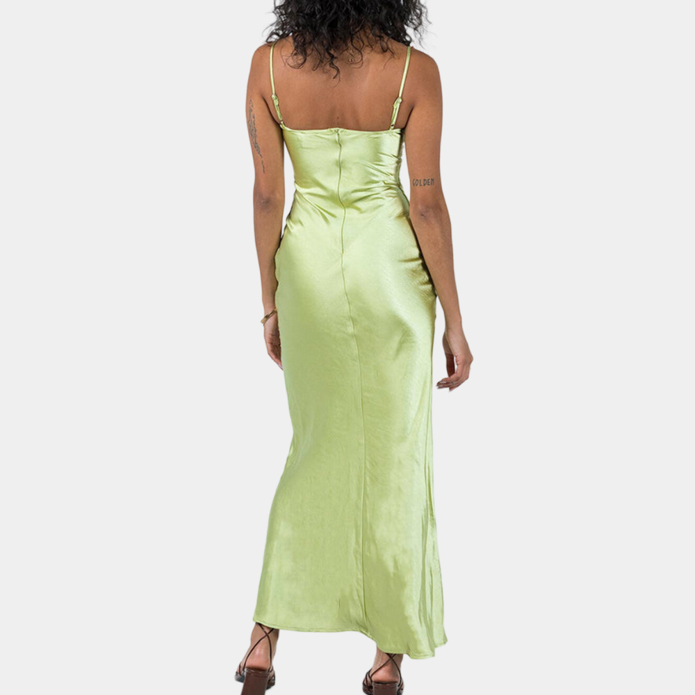 Schickes und raffiniertes Damenkleid