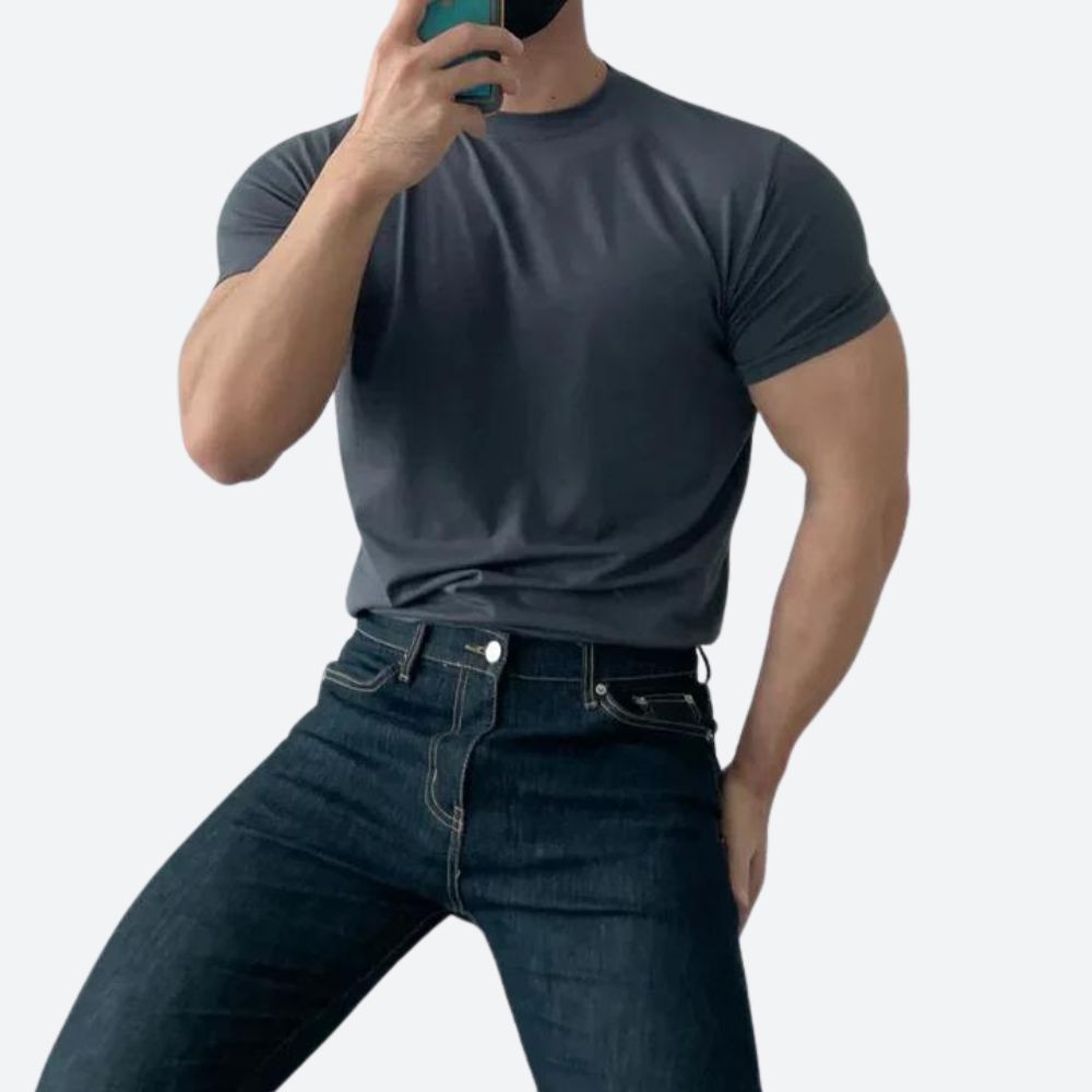 Stylisches Muscle-T-Shirt für Männer - Dennis Model